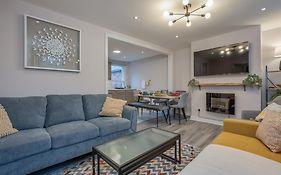 Central Belfast 3 Bed 3 Bathrooms, Secure Parking By Staybynumbers