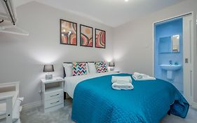 Central Belfast 3 Bed 3 Bathrooms, Secure Parking By Staybynumbers